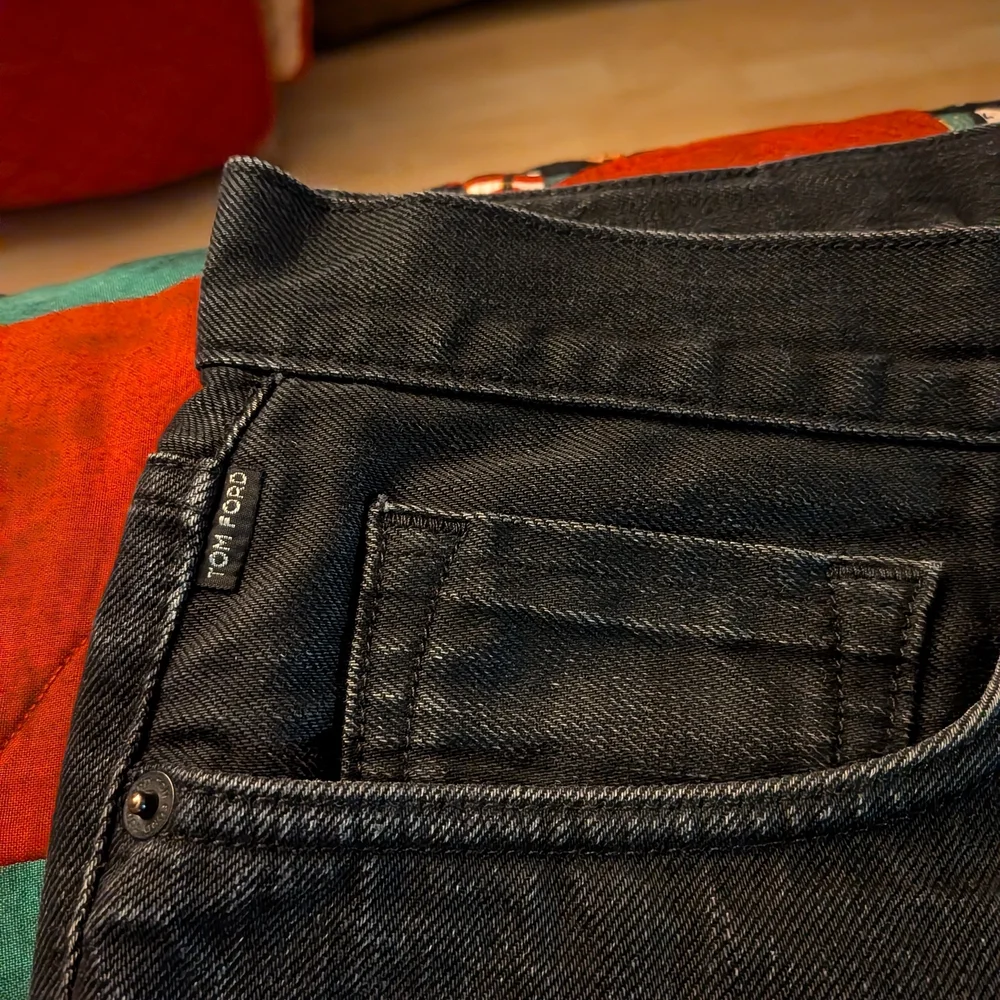 Tom Ford Distressed Men's Faded Black Jeans Straight Fit 33x30 - Picture 5 of 11